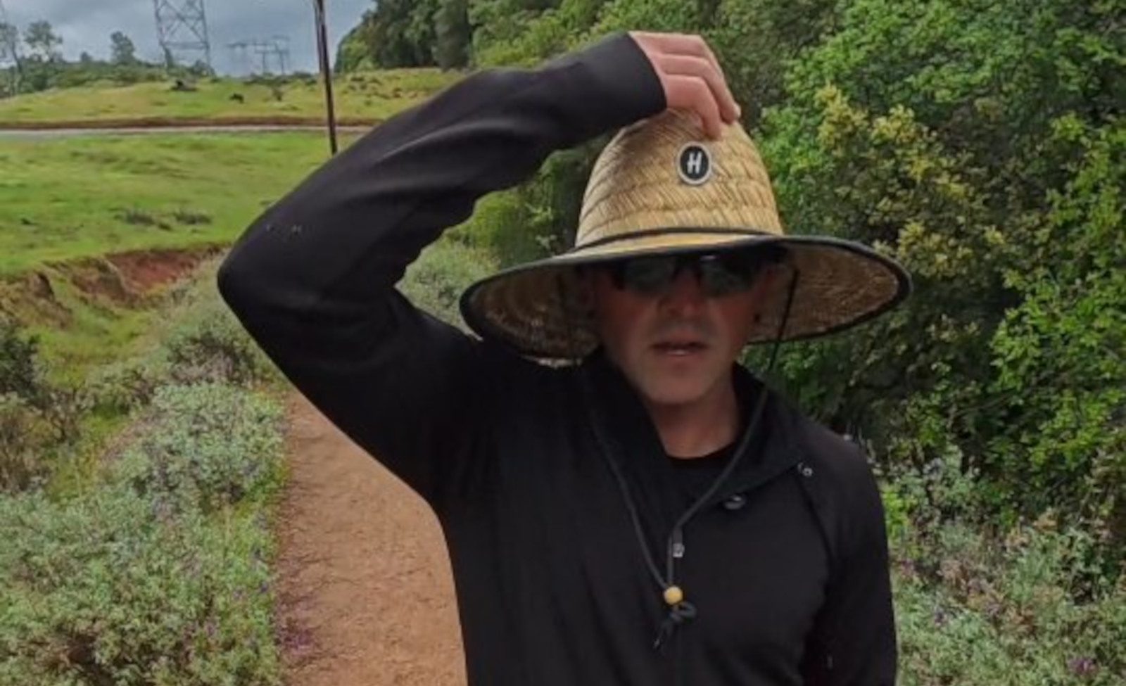 ‘Robin Hood of triathlon’ turfed after viral gel theft stunt